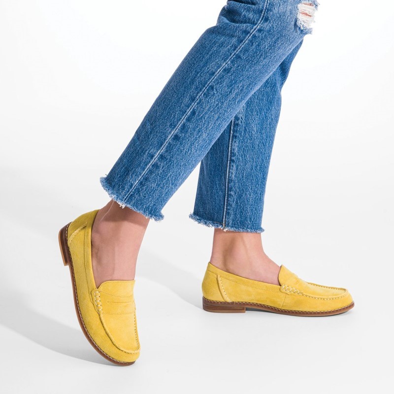 Women's Wren Loafer Hush Puppies Lemon Curry Suede