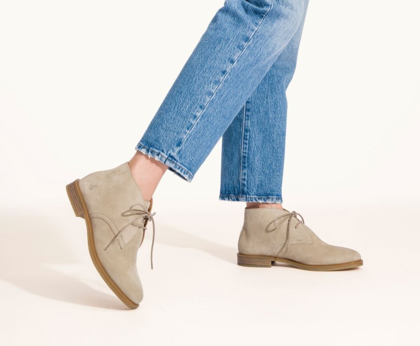 Women's Bailey Chukka 2 Hush Puppies Taupe Suede